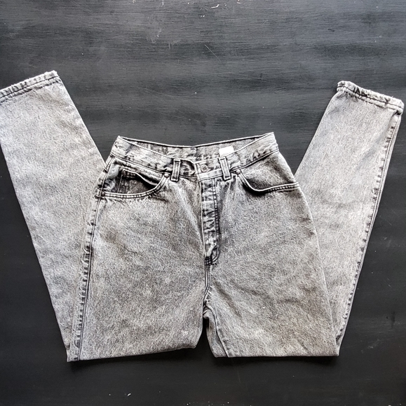 Vintage 1980s Acid Washed Black and White 900 Series Silver Tab Mom Jeans - Picture 1 of 16